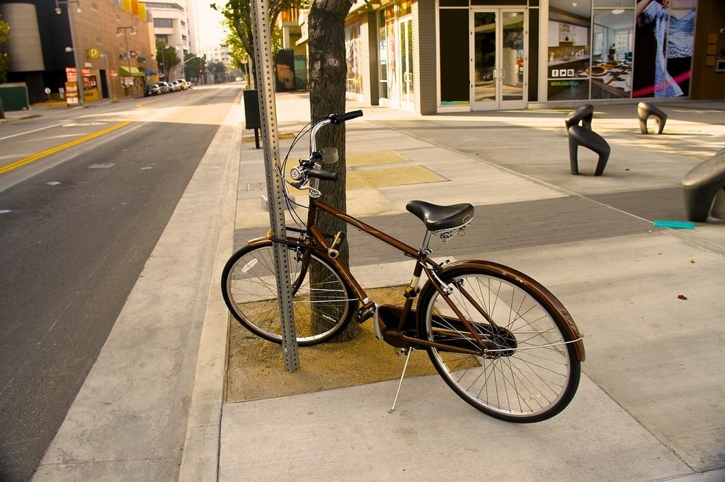 Explorer Port-Joinville avec un vélo loué
